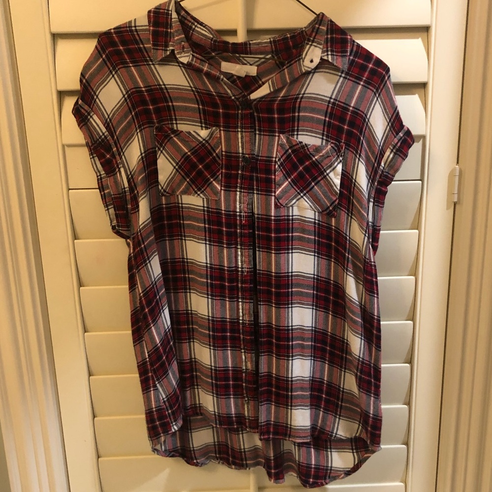 Button down plaid short sleeve shirt